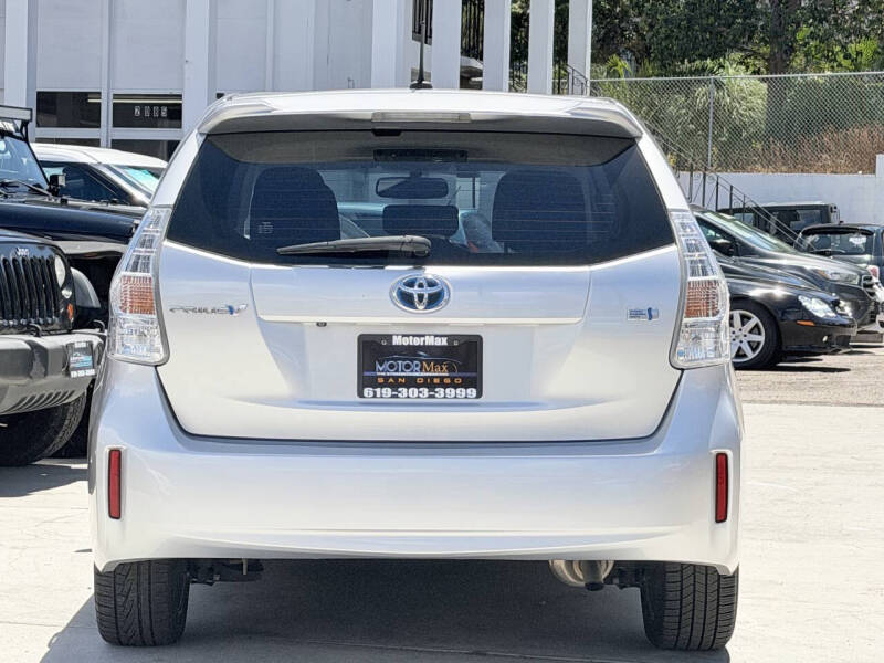 2012 Toyota Prius v Five