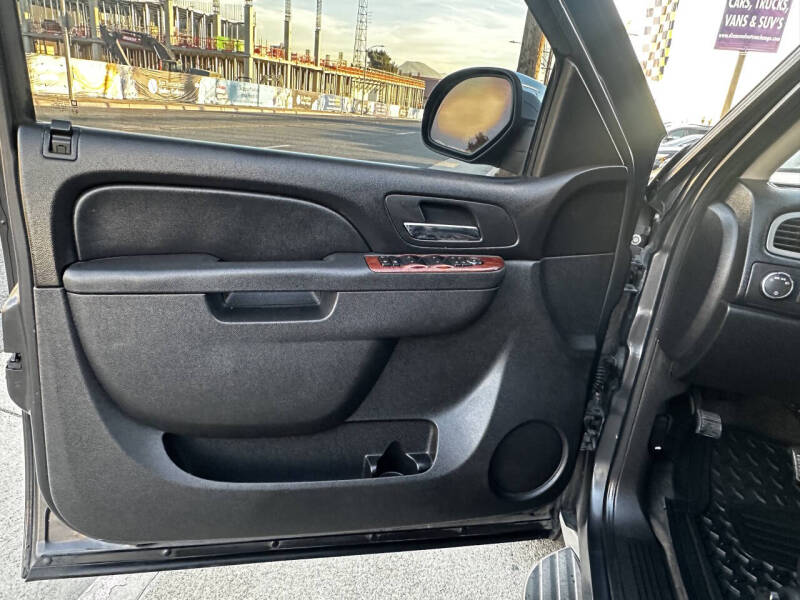 2011 Chevrolet Avalanche LT