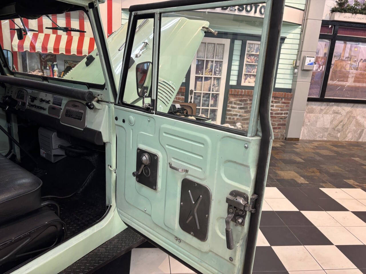 1970 Toyota Land Cruiser 24