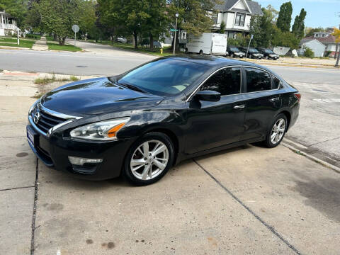 2014 Nissan Altima for sale at RIVER AUTO SALES CORP in Maywood IL
