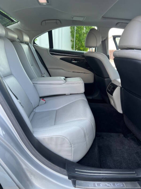 2017 Lexus LS 460