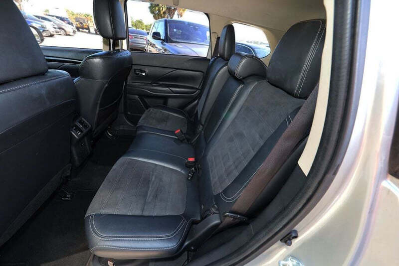 2019 Mitsubishi Outlander SE