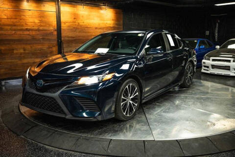 2020 Toyota Camry Hybrid SE