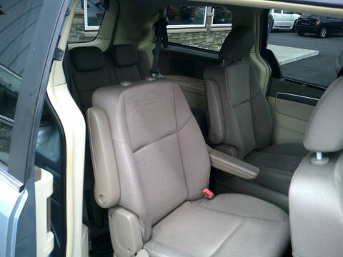 2009 Volkswagen Routan SE