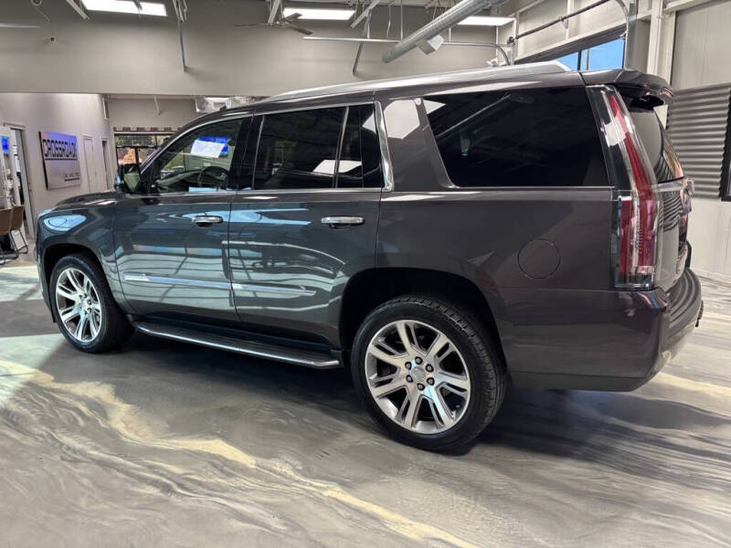 2016 Cadillac Escalade Luxury Collection