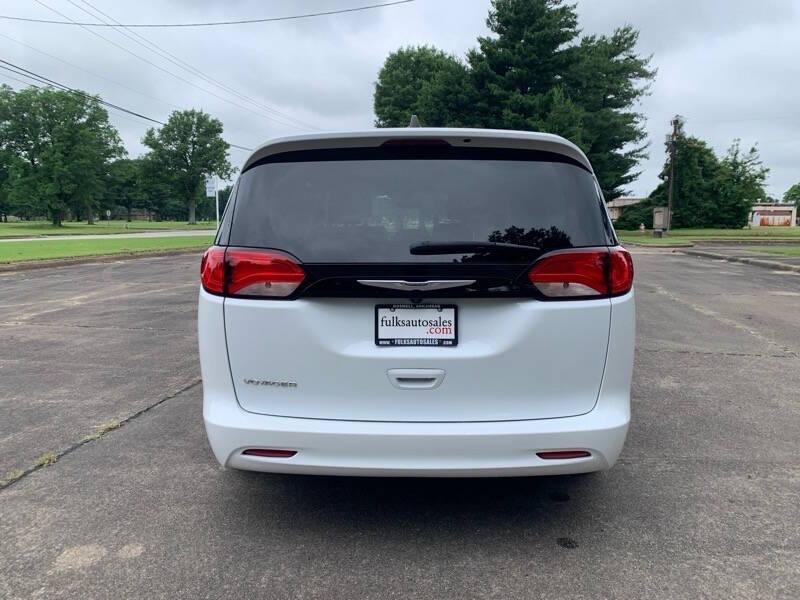 2023 Chrysler Voyager LX