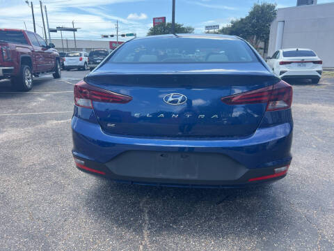 2020 Hyundai Elantra SE