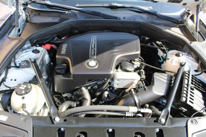 2016 BMW 5 Series 528i