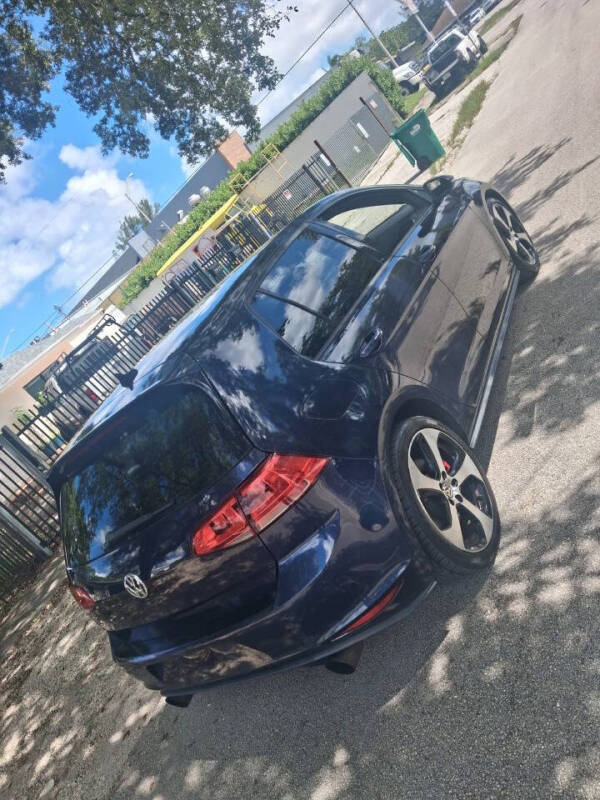 2017 Volkswagen Golf GTI Sport