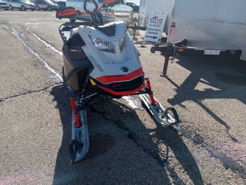 2021 Ski-Doo Summit Expert