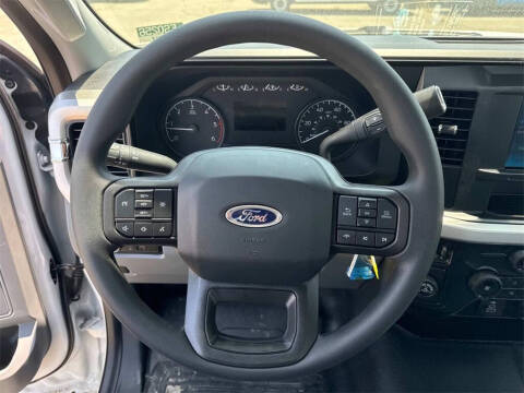 2025 Ford F-350 Super Duty XL