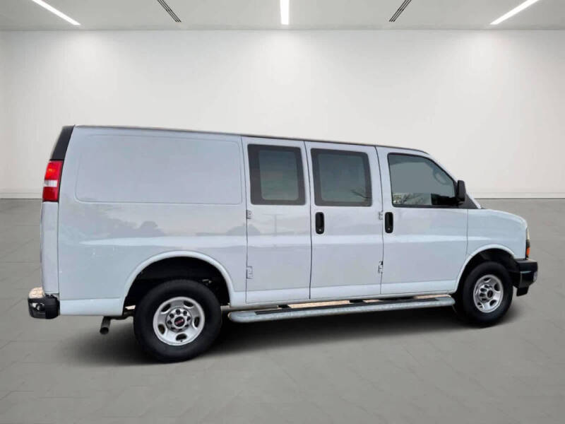 2024 GMC Savana 2500