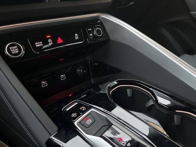 2025 Audi Q5 quattro Premium Plus TFSI