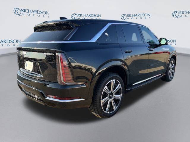 2025 Cadillac Escalade IQ Luxury 2