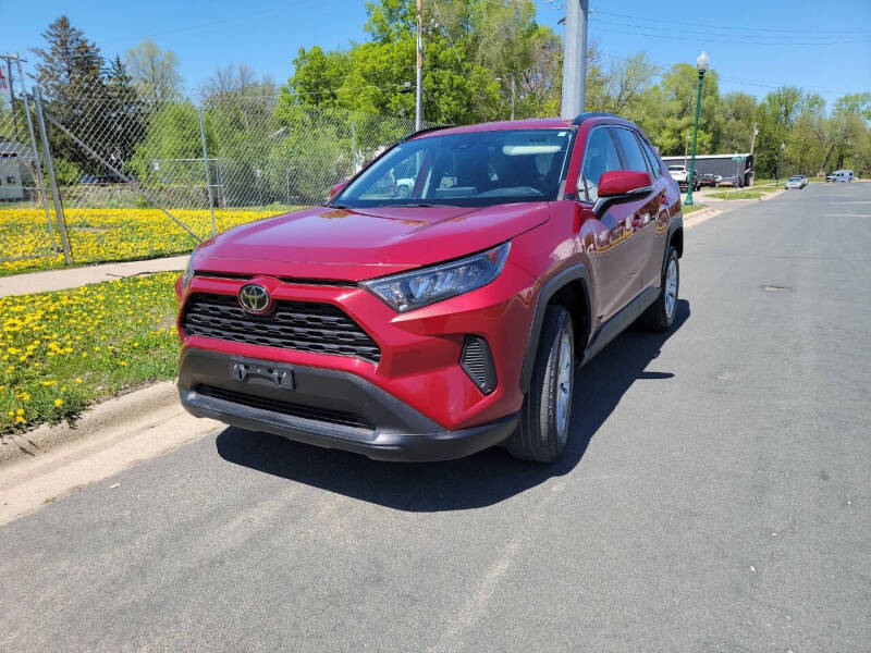 2019 Toyota RAV4 LE's photo