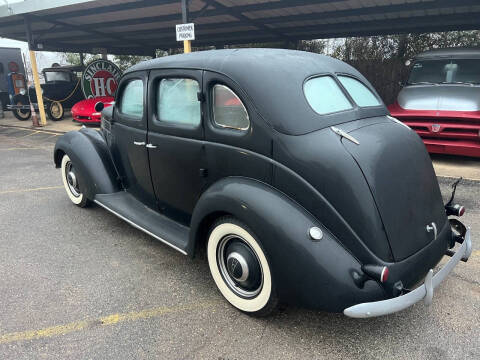 1937 Ford Deluxe
