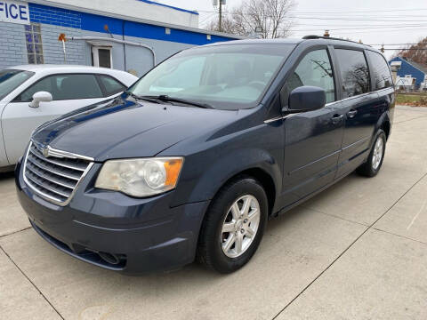 2008 Chrysler Town and Country for sale at METRO CITY AUTO GROUP LLC in Lincoln Park MI