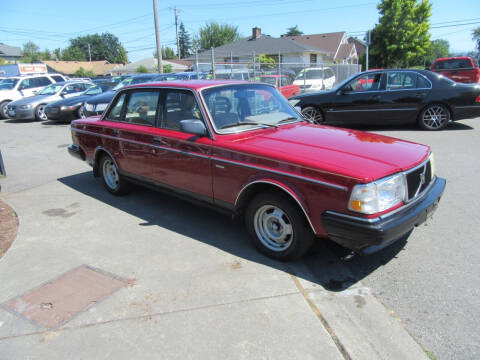 1986 Volvo 240 for sale at Car Link Auto Sales LLC in Marysville WA