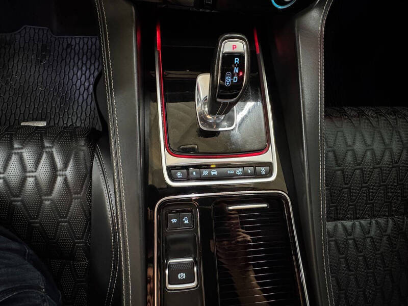 2020 Jaguar F-PACE SVR