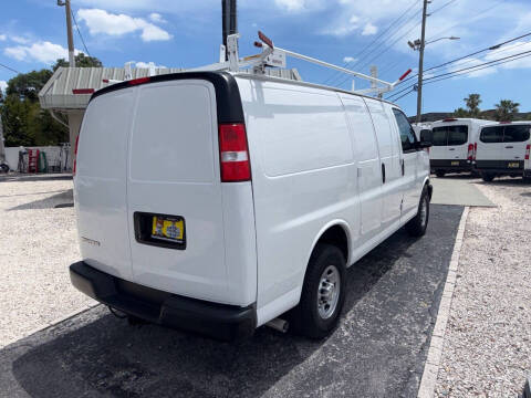 2022 Chevrolet Express 2500