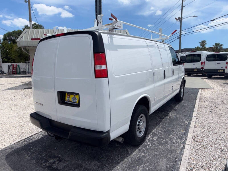 2022 Chevrolet Express 2500