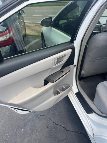 2016 Toyota Camry LE