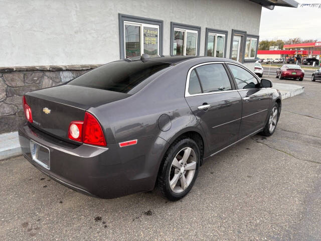 2012 Chevrolet Malibu 1LT photo 3