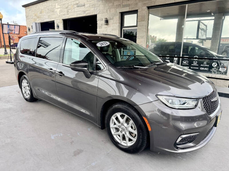 2022 Chrysler Pacifica Touring L