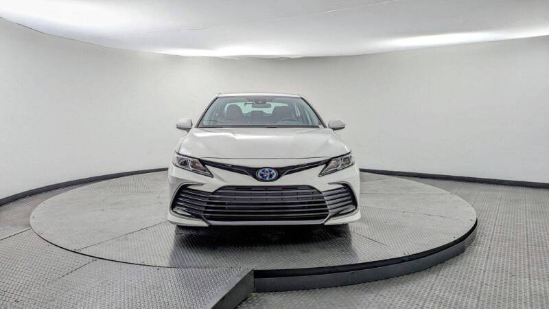 2024 Toyota Camry Hybrid LE