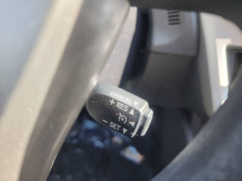 2014 Toyota Prius v Two