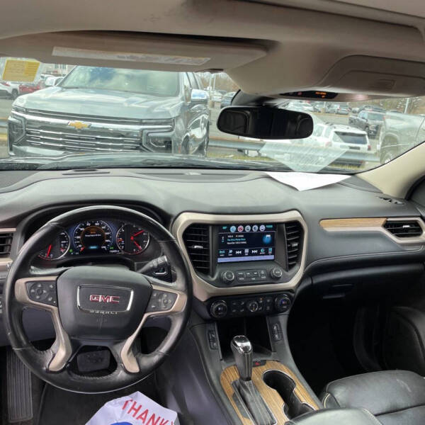 2017 GMC Acadia Denali