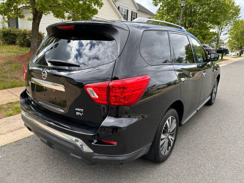 2017 Nissan Pathfinder SV