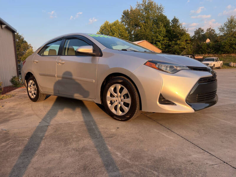 2019 Toyota Corolla LE photo 3