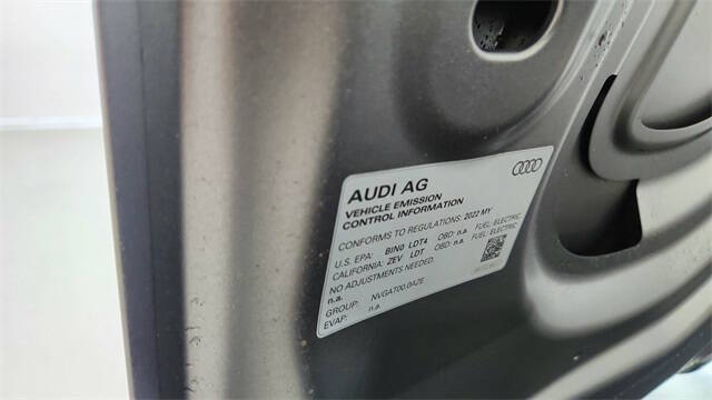 2022 Audi e-tron quattro Premium Plus