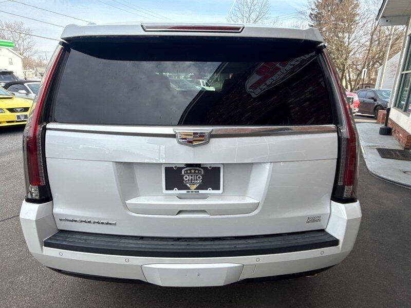 2017 Cadillac Escalade Luxury