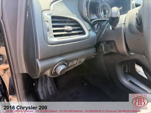 2016 Chrysler 200