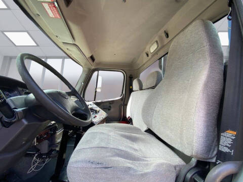 2015 Freightliner 108 SD