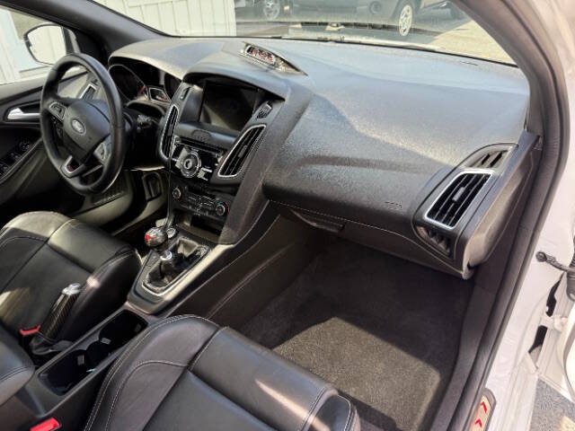 2017 Ford Focus ST