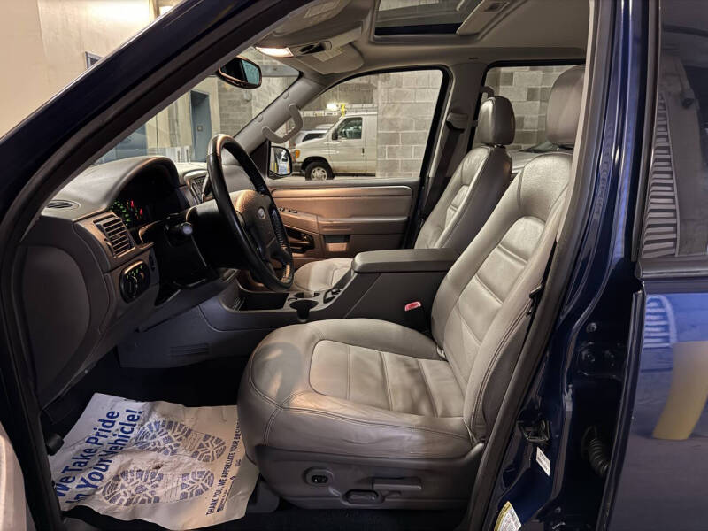 2005 Ford Explorer XLT