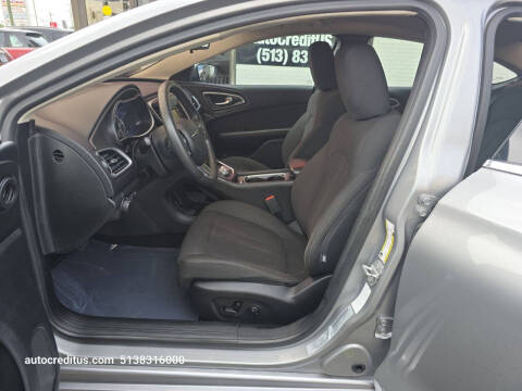 2017 Chrysler 200 LX