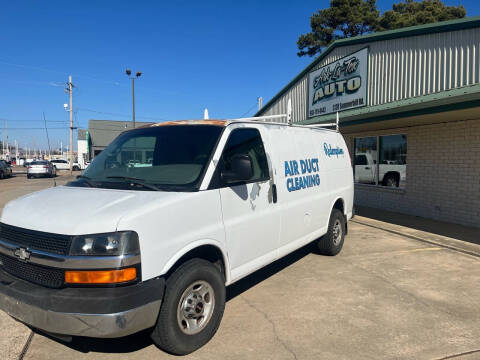 2006 Chevrolet Express for sale at ARKLATEX AUTO in Texarkana TX