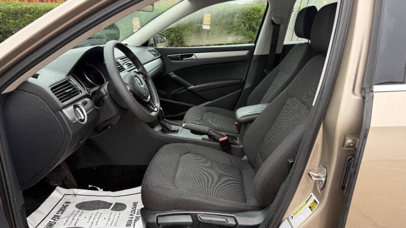 2016 Volkswagen Passat 1.8T S