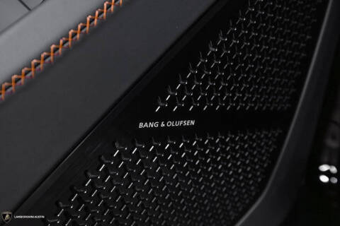 2025 Lamborghini Urus SE