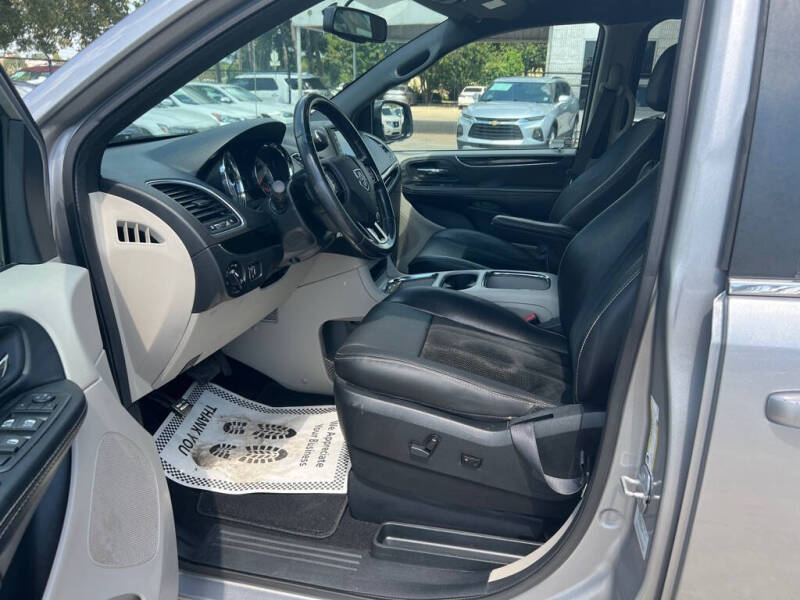 2016 Dodge Grand Caravan SXT Plus