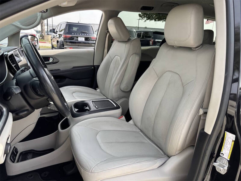 2021 Chrysler Pacifica Touring L