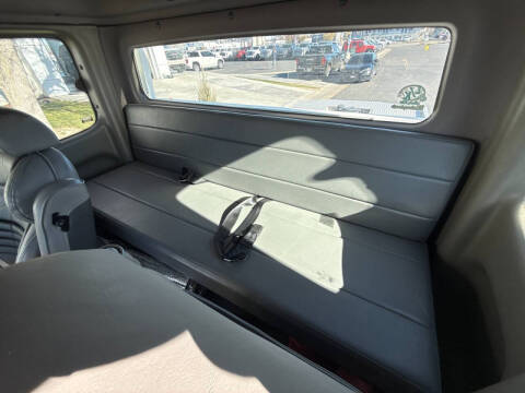 2007 Freightliner M2 106