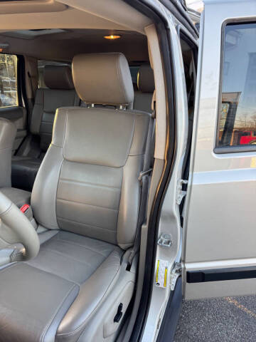 2008 Jeep Commander Sport