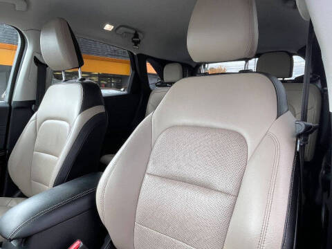 2022 Ford Escape Hybrid SEL