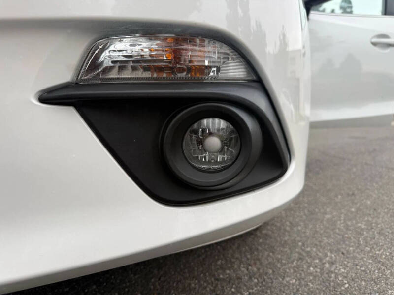 2015 Mazda MAZDA3 i Touring