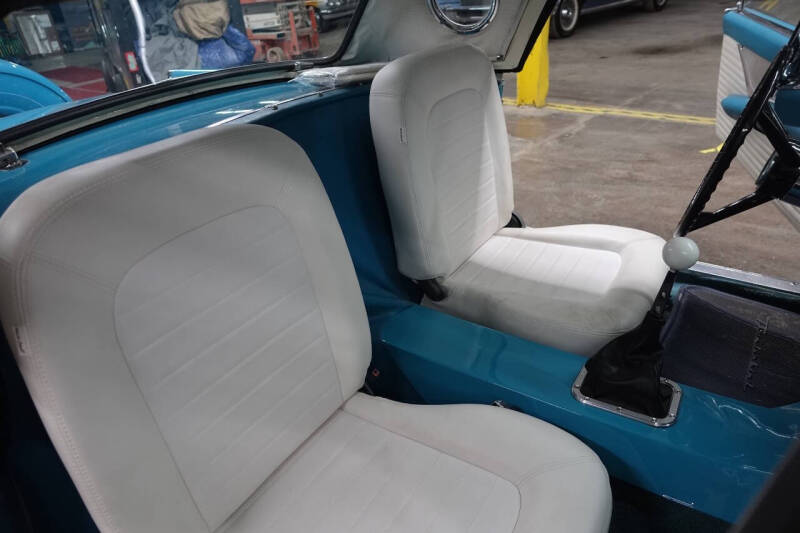 1956 Ford Thunderbird